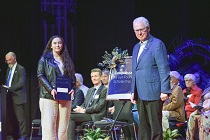 2022 Foundation Continuing Scholarship recipient Jayda Page and Mr Terry Moran AC, Chancellor